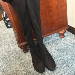 Women’s Black Over the knee boot